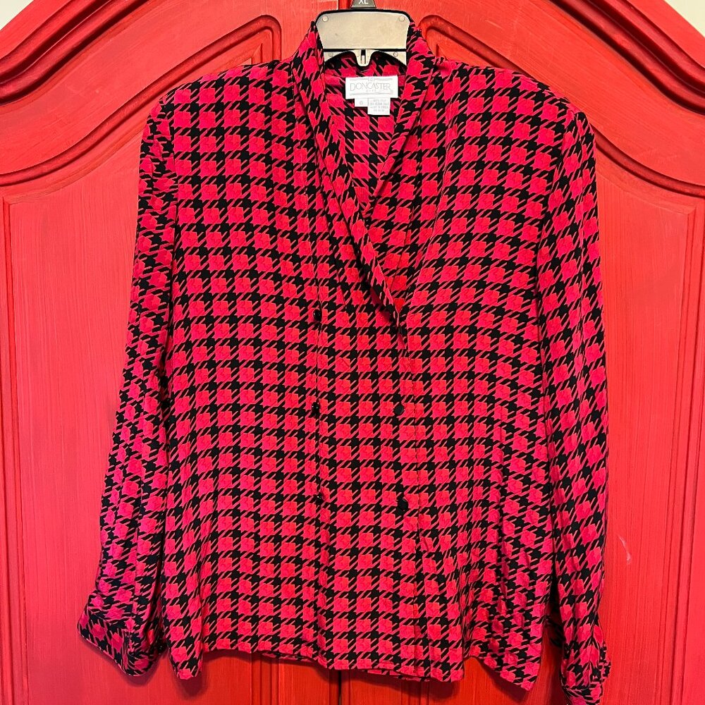 NWT Doncaster 100% silk women's blouse Bright Red Houndstooth size 6